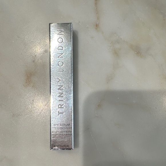 Trinny London BFF Serum eye concealer Rhianna - Picture 1 of 3